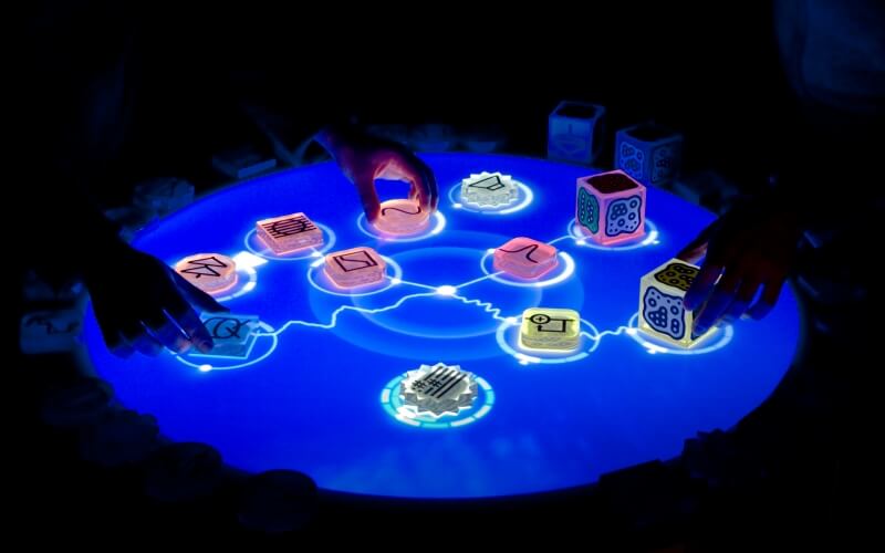 Reactable - kolektivní tvorba hudby od Event Interactive